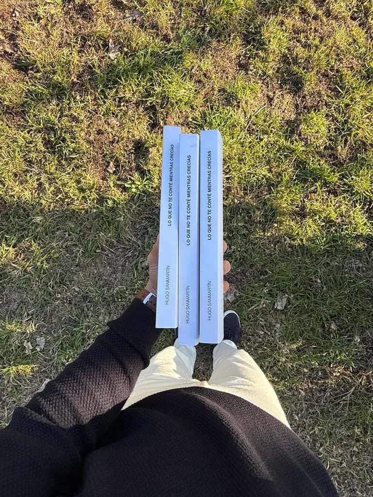 Lo que no te conté mientras crecías -  Hugo Sanmartín